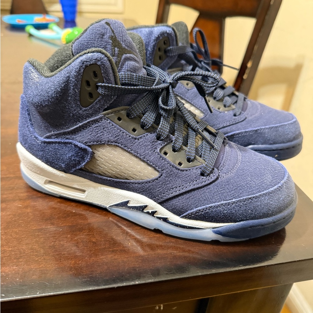 Jordan 5 Retro SE in Midnight Navy and Black